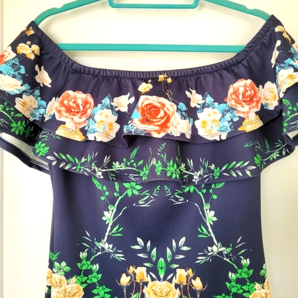 Off Shoulder Floral Bodycon Mini Dress - Picture 4 of 5